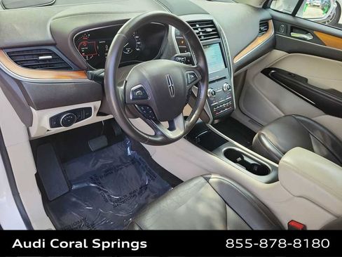 Used 2018 Lincoln MKC Select w/ Select Plus Package FWD image 2