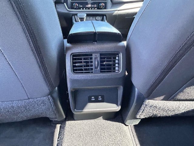 Used 2025 Nissan Rogue SV FWD image 26