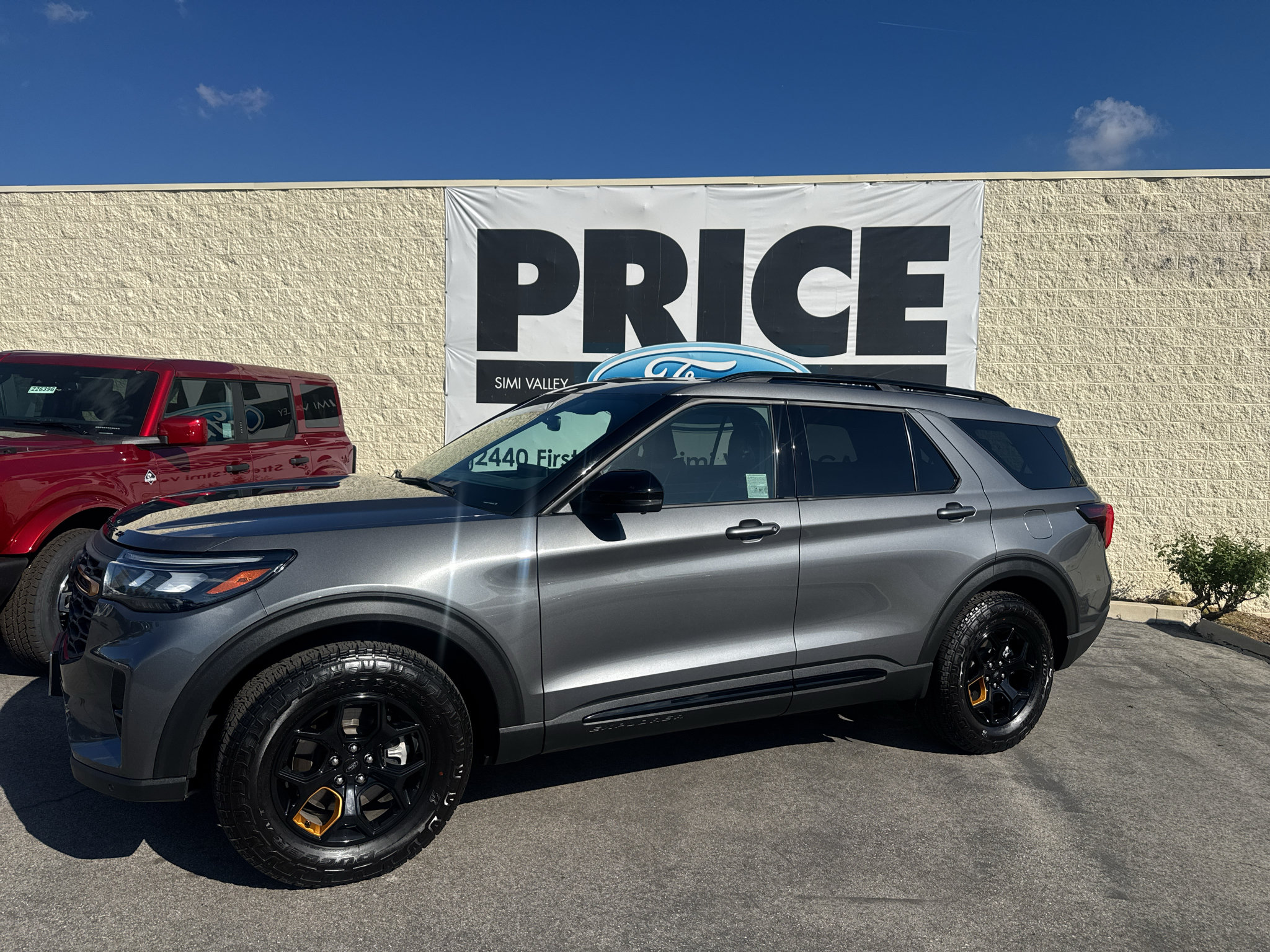 Used 2026 Ford Explorer Tremor w/ Tremor Ultimate Package AWD/4WD image 2