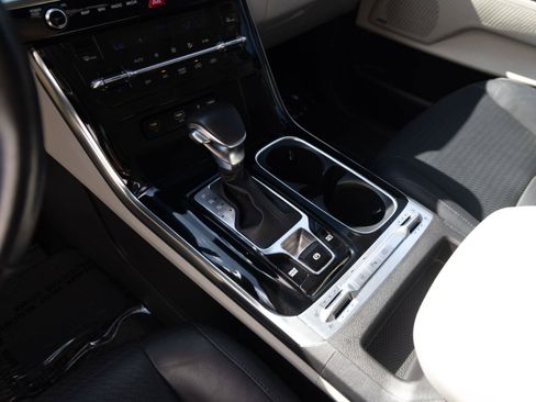 Used 2023 Kia Carnival SX Prestige FWD image 21
