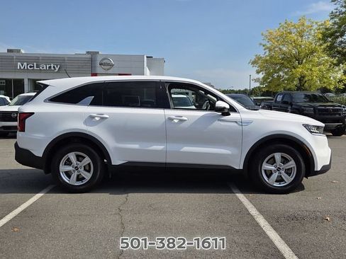 Used 2023 Kia Sorento LX FWD image 6
