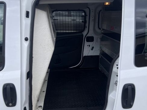 Used 2019 RAM ProMaster City Tradesman SLT image 12