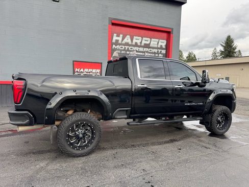 Used 2024 GMC Sierra 3500 Denali w/ Technology Package image 7