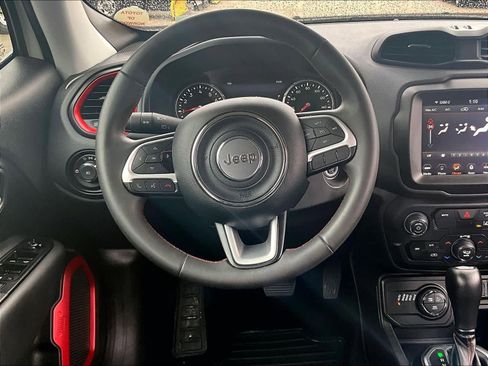 Used 2023 Jeep Renegade Trailhawk image 17