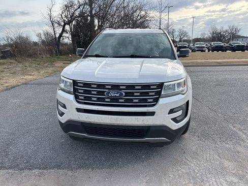 Used 2017 Ford Explorer XLT w/ Equipment Group 202A image 2
