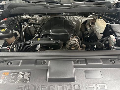 Used 2017 Chevrolet Silverado 2500 LTZ w/ Vortec Plus Package image 11