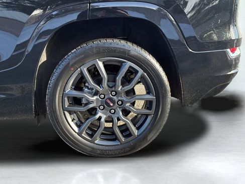 Used 2023 GMC Terrain Denali w/ Black Diamond Edition image 18