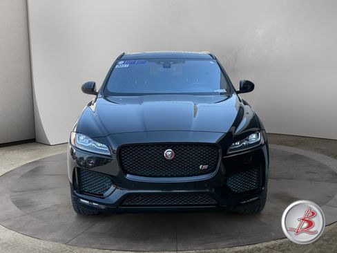 Used 2017 Jaguar F-PACE S AWD/4WD image 2