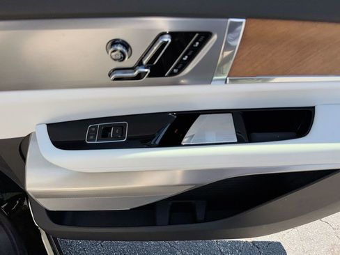 Used 2026 Cadillac Vistiq Luxury w/ LPO, Premium Carpet Package AWD/4WD image 33