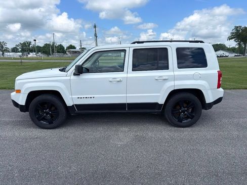 Used 2015 Jeep Patriot Sport w/ Power Value Group FWD image 14