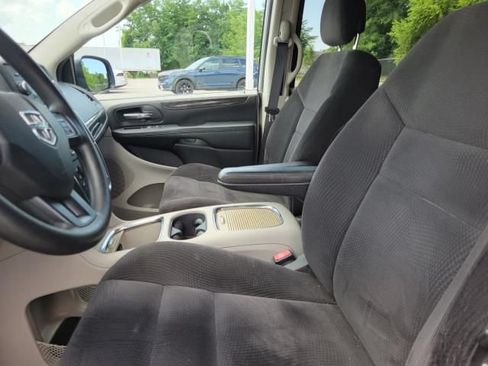 Used 2014 Dodge Grand Caravan SXT FWD image 19
