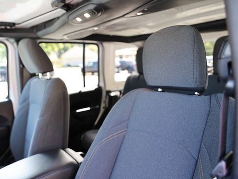 Used 2024 Jeep Wrangler Sport S image 20