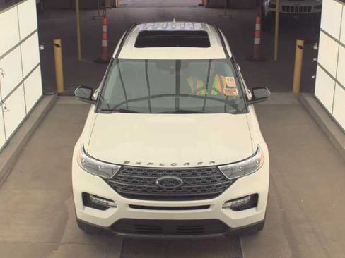 Used 2024 Ford Explorer XLT w/ Equipment Group 202A AWD/4WD image 3