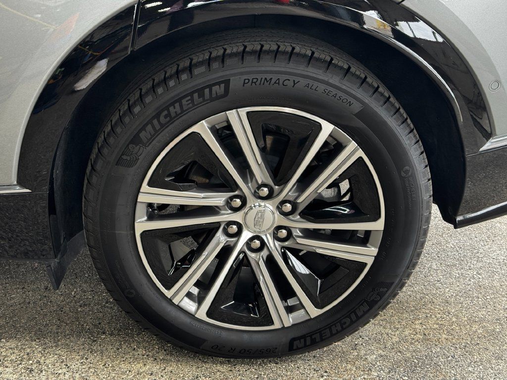 Used 2025 Cadillac Lyriq Luxury w/ LPO, Floor Liner Package AWD/4WD image 27