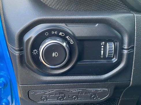 Used 2024 Jeep Wrangler Unlimited Rubicon w/ Safety Group AWD/4WD image 16