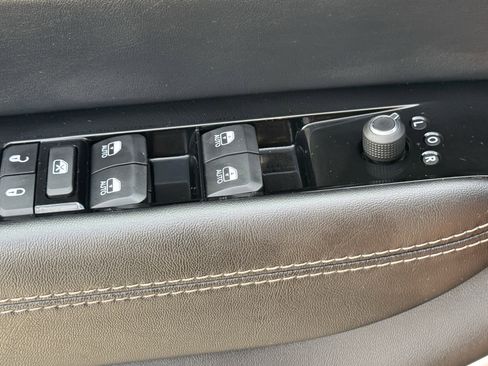 Used 2024 Jeep Wagoneer L Series III w/ Flexible Seating Group AWD/4WD image 26