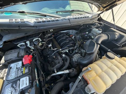 Used 2018 Ford F150 XLT w/ Equipment Group 302A Luxury AWD/4WD image 17