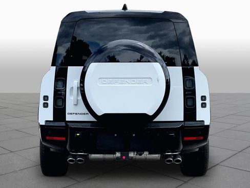New 2026 Land Rover Defender 130 V8 AWD/4WD image 4