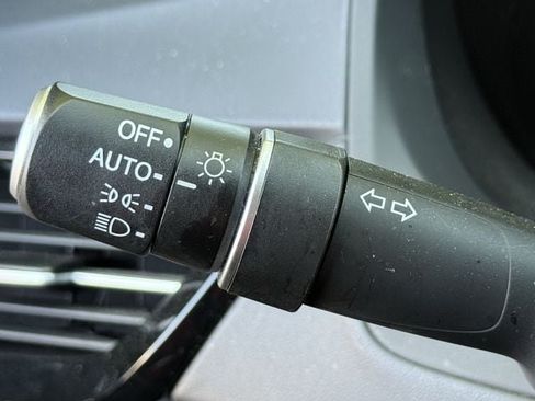 Used 2025 Acura RDX SH-AWD image 21