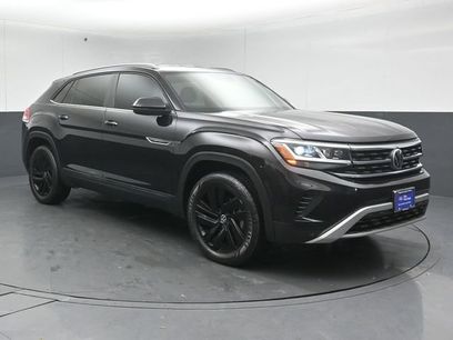Used 2022 Volkswagen Atlas Cross Sport SE w/ Black Wheel Package