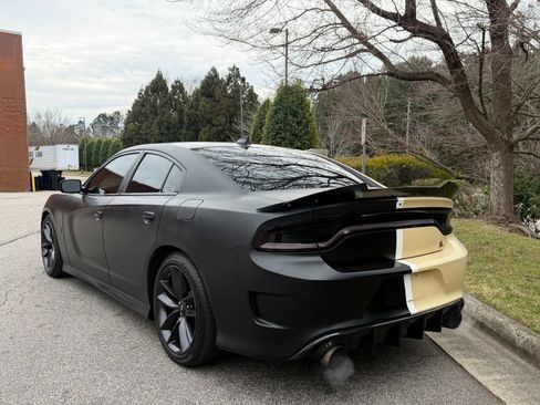 Used 2019 Dodge Charger Scat Pack image 9
