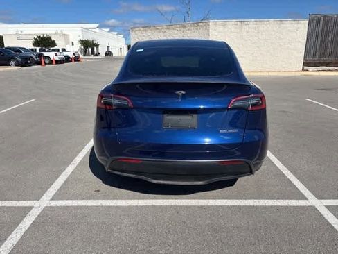 Used 2022 Tesla Model Y Performance image 4