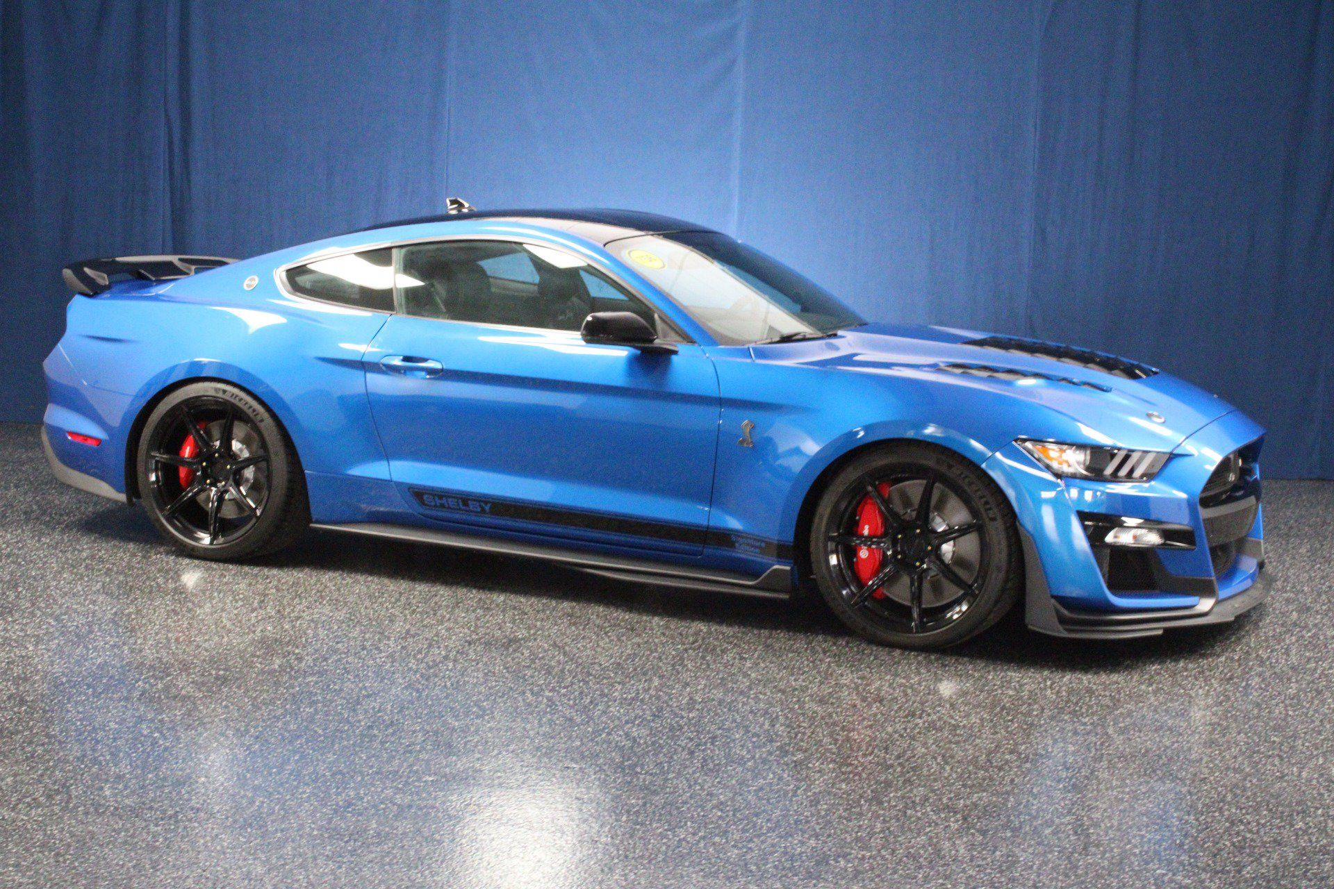 Used 2020 Ford Mustang Shelby GT500 w/ Technology Package RWD image 9