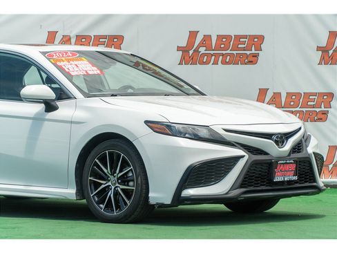 Used 2024 Toyota Camry SE w/ Convenience Package FWD image 40