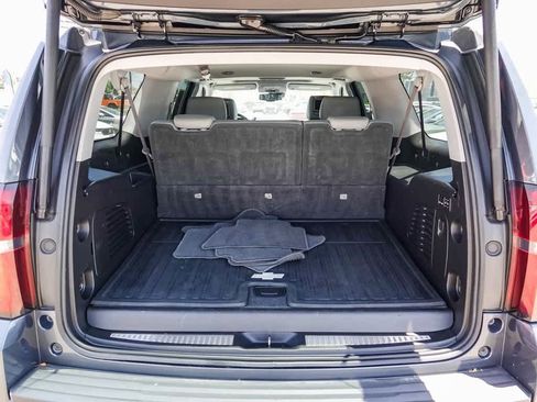 Used 2019 Chevrolet Suburban LT w/ LT Signature Package image 29