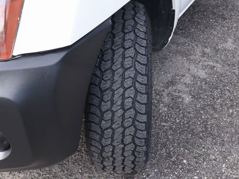 Used 2015 Nissan Xterra X image 39