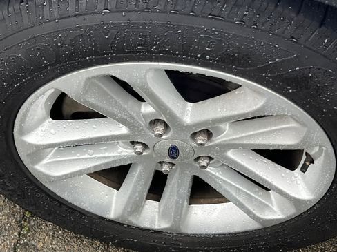 Used 2017 Ford Explorer XLT w/ Equipment Group 201A image 22