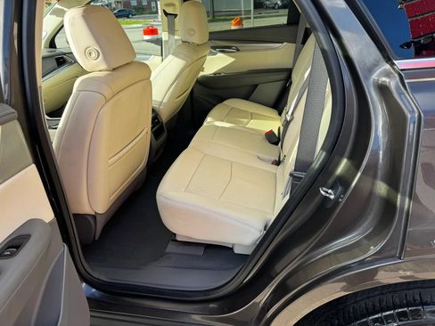 Used 2020 Cadillac XT5 Premium Luxury AWD/4WD image 12