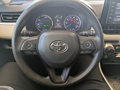 Used 2021 Toyota RAV4 XLE w/ Convenience Package image 17