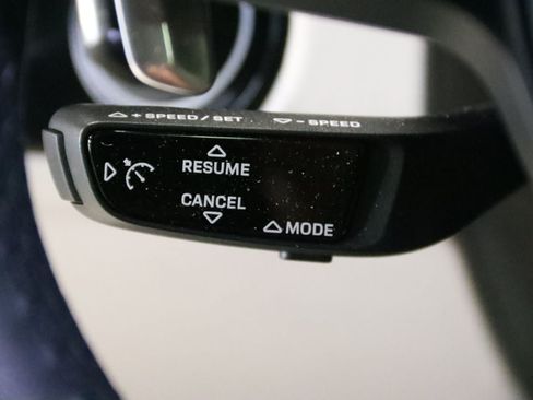 Used 2020 Porsche Cayenne Turbo AWD/4WD image 18