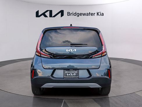 Certified 2023 Kia Soul LX w/ LX Technology Package FWD image 5