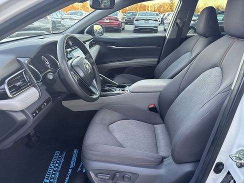 Used 2020 Toyota Camry LE image 20