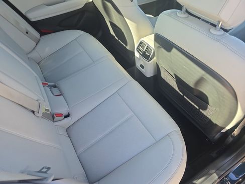 Used 2025 Genesis G70 2.5T RWD image 11