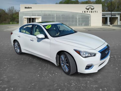 Used 2018 INFINITI Q50 Luxe w/ Essential Package (3.0T Luxe) RWD image 2