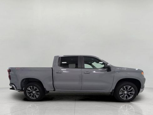 Used 2024 Chevrolet Silverado 1500 LT AWD/4WD image 9