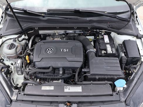 Used 2016 Volkswagen Golf 4-Door FWD image 15