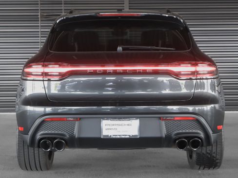 Certified 2026 Porsche Macan AWD/4WD image 9