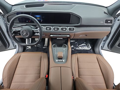 Certified 2026 Mercedes-Benz GLS 450 4MATIC image 9