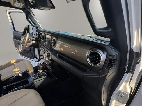 Used 2020 Jeep Wrangler Unlimited Sahara AWD/4WD image 34