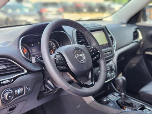 Used 2023 Jeep Cherokee Altitude Lux AWD/4WD image 19