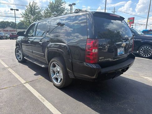 Used 2007 Chevrolet Suburban LT w/ LT Preferred Equipment Group AWD/4WD image 5