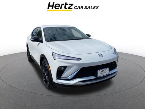 Used 2025 Buick Envista Sport Touring image 1