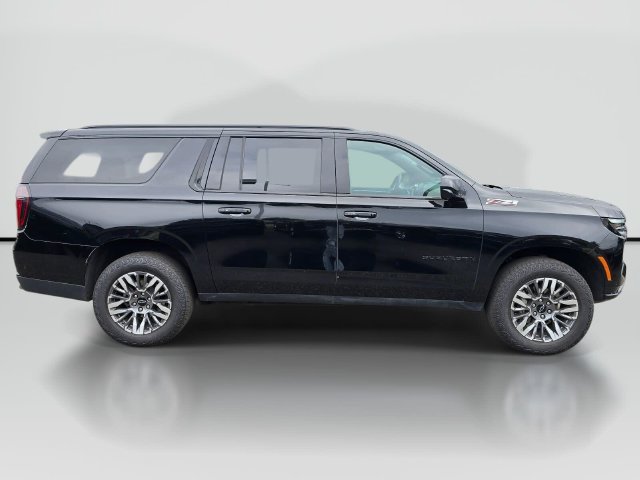 Used 2025 Chevrolet Suburban Z71 AWD/4WD image 6