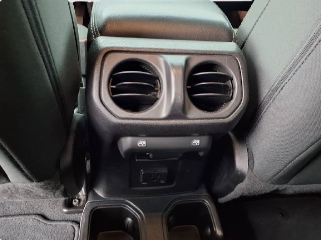 Used 2020 Jeep Wrangler Unlimited Sahara AWD/4WD image 9