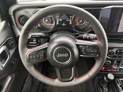 Used 2024 Jeep Wrangler Rubicon AWD/4WD image 24
