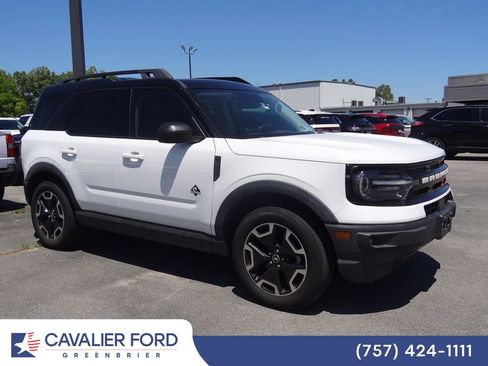 Used 2022 Ford Bronco Sport Outer Banks w/ Tech Package AWD/4WD image 2